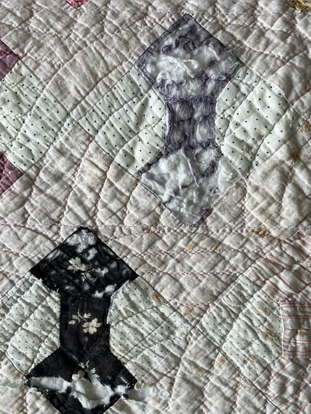Antique 1930s 40s Bow Tie Quilt Feedsack Patchwork Hand Quilted Cutter Vintage